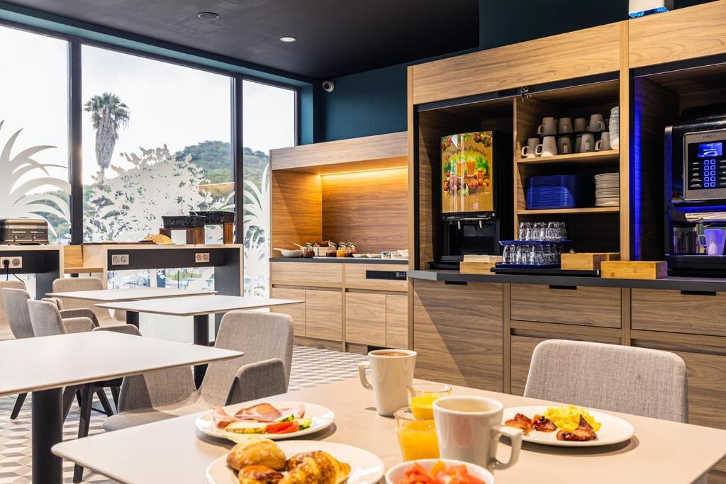 Holiday Inn Express Ajaccio By Ihg Екстериор снимка